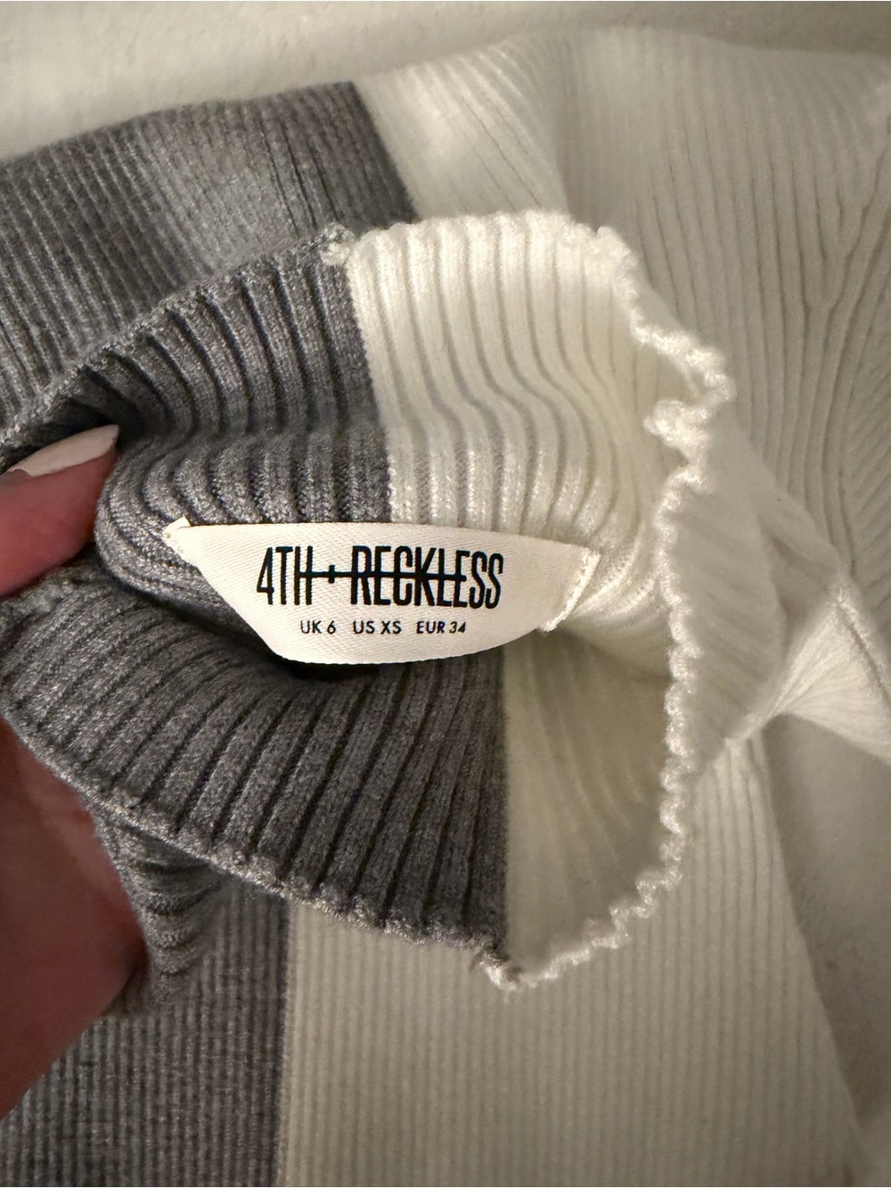 Colorblock Ribbed Long-Sleeve Bodysuit - Gray & White - Picture 3 of 5